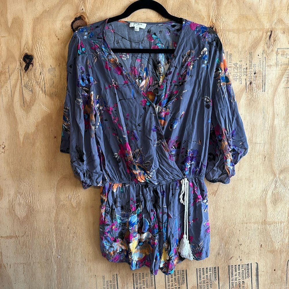 Umgee Gray Floral Bell Sleeve Shorts Romper Sz M - Picture 2 of 6